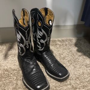 Reyme Black and White Western Cowboy Boots